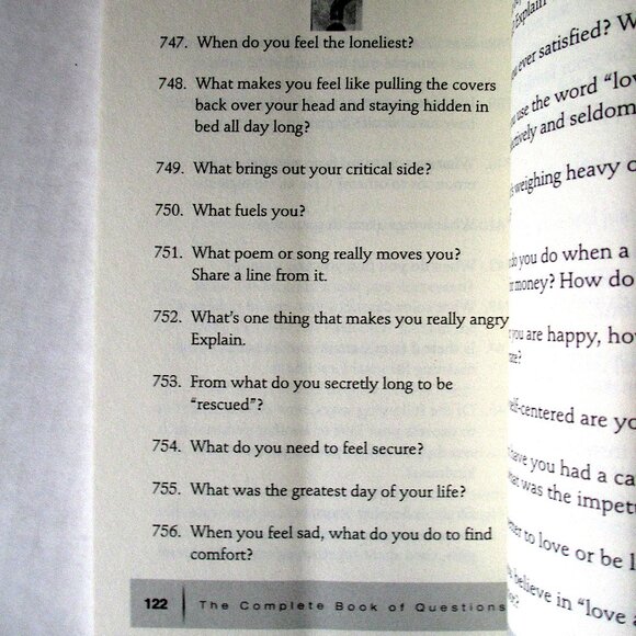 Book: The Complete Book of Questions - Picture 3 of 3